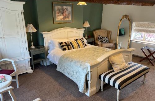 Eccleshall Bed & Breakfast | Eagle House - Award Winning B&B and Apartment