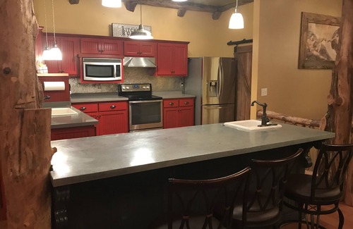 Langston House | Eagle Lodge - Vacation Home on Lake Guntersville