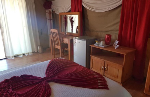 Ikopeleng House | Eagle Ranch Lodge