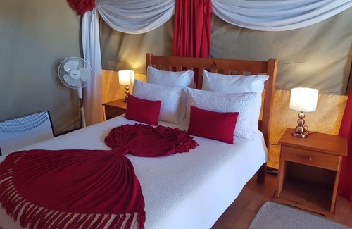 Ikopeleng House | Eagle Ranch Lodge