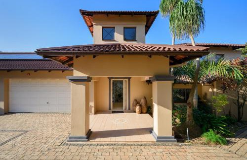 Umtentweni Apartment | Eagle Road Holiday Home