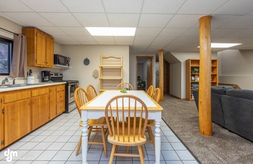 Cooper Landing Cabin | Eagle's Haven - Lower - 2 bedroom, 1 Bath