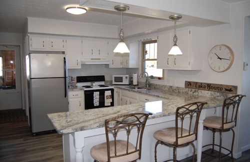 Silver Lake House | Eagle's View Indiana waterfront home on a premier fishing lake pontoon included!
