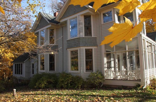Eagle House | Eagle Springs Lake Vacation Home