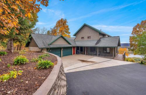 De Soto House | Eagles Landing- 5 bedroom 5 bath sleeps 15 Hot Tub