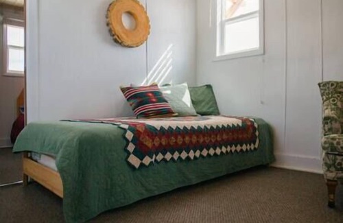 Walden House | Eagle’s Nest Cabin on the Ridge @ 22 West