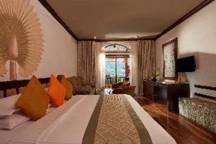 Tennekumbura Hotel | Earl's Regency Hotel