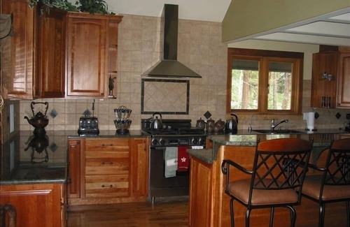 Weisshorn House | Early Ski 750 nt half mile town, Fireplace, Hot Tub, Pool Table, Heated Garage