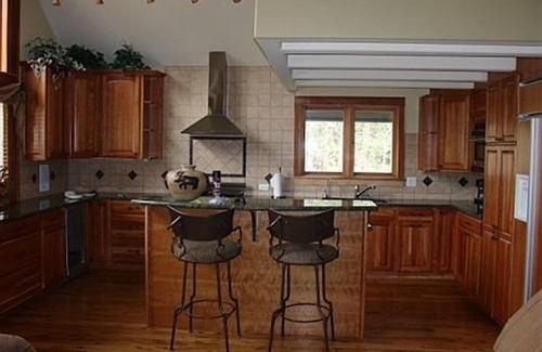 Weisshorn House | Early Ski 750 nt half mile town, Fireplace, Hot Tub, Pool Table, Heated Garage