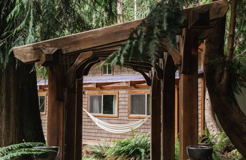 Savary Island Cabin | Earth bunk 1 at the Savary Island Resort