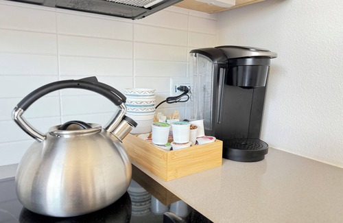 East Cesar Chavez Apartment | East Austin Apartment with Parking Spot