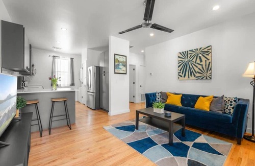 East Cesar Chavez Apartment | East Austin Condo - 2 Bedrooms|Free Parking