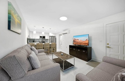 Melaleuca Gardens Apartment | East Beach Apart by PMI unit 2