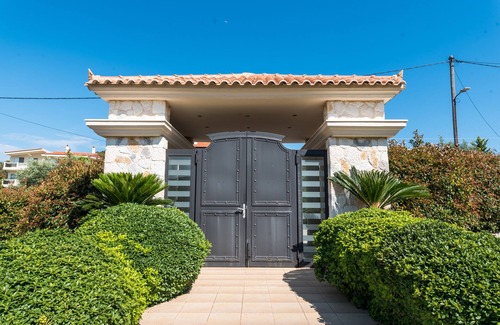 Palaia Fokaia Villa | East Coast Mansion
