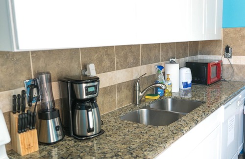 Greater East End House | East Downtown Compound. ✓SLEEPS 28✓