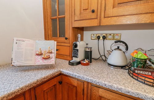Humshaugh Cottage | EAST FARM HOUSE, pet friendly, character holiday cottage in Humshaugh