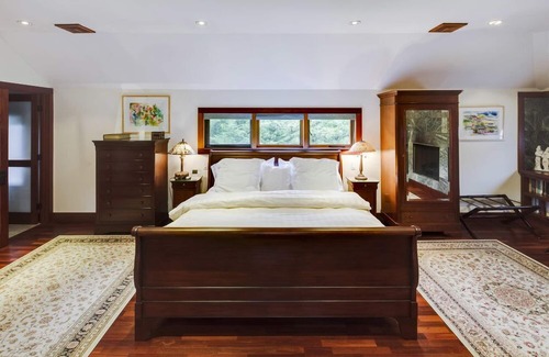 Clearwater Beach Bed & Breakfast | East Hampton Art House Bed & Breakfast