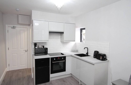 Hoe Street Apartment | East London 1-Bed Studio, Sleeps 2, 4 mins to Tube