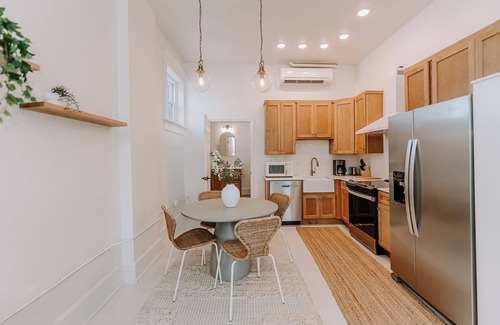 Madison Apartment | East Main Lofts - Coastal 201
