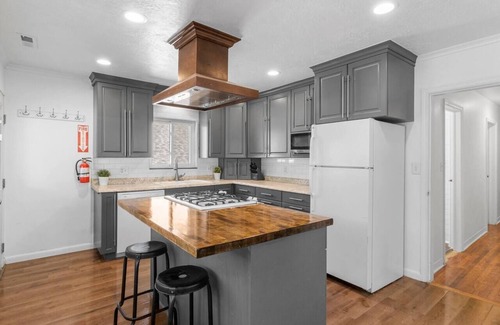 Canyon Rim House | East Millcreek Retreat With Hot Tub