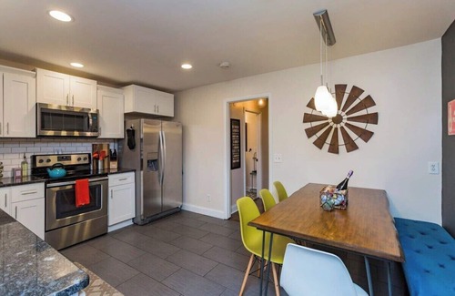East Nashville House | East Nash Cottage only 3 Miles to Broadway!