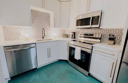 East Nashville House | East Nashville Oasis + Mini Golf Patio — DREAMI STAYS