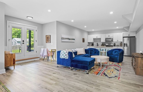 Shelby Hills Apartment | East Nashville Oasis - Private Mother-InLaw Suit - Sleep 8 - Pet Friendly!