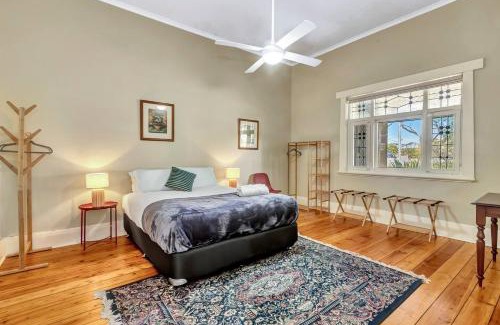 Toorak Gardens House | East Parklands Cottage - A Dreamy Garden Hideaway