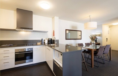East Perth Apartment | East Perth CBD Apartment close to The Swan River