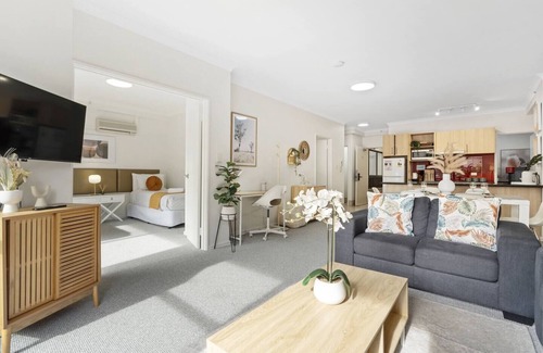 East Perth Apartment | East Perth Family Zen CATBus, CBD,ElizabethQuay