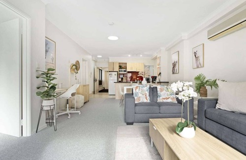 East Perth Apartment | East Perth Family Zen CATBus, CBD,ElizabethQuay