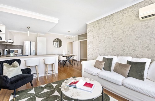 East Perth Apartment | East Perth Luxe Penthouse | Views & Style