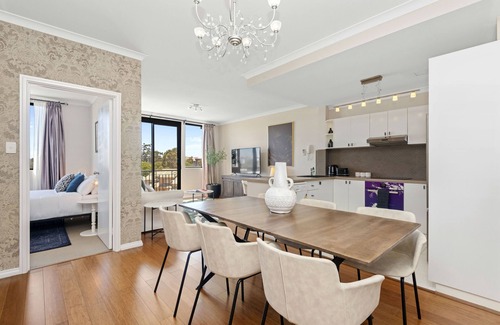 East Perth Apartment | East Perth Luxe Penthouse | Views & Style