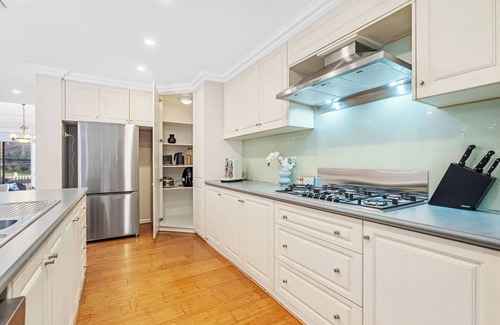 East Perth House | East Perth Luxury Waterfront Retreat