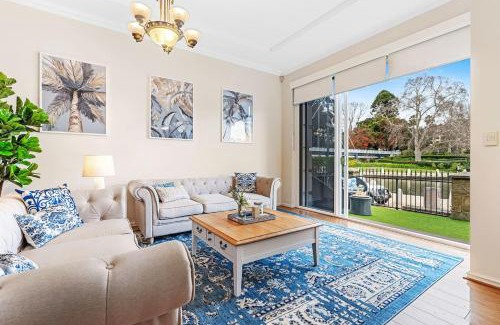 East Perth House | East Perth Luxury Waterfront Retreat