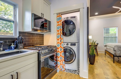 East Point Apartment | East Point Gem: 8 Mi to Dtwn Atlanta!