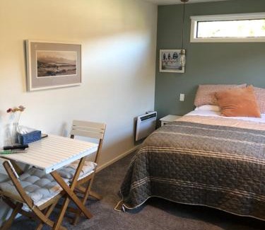 Kelvin Heights Apartment | East Rock