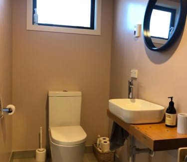 Kelvin Heights Apartment | East Rock