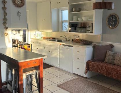 Mar Vista House | East Venice bungalow