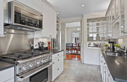 Edgartown House | East Wing of Captain Morse House Luxury Waterfront, Town & Beach, Pets - 5 stars