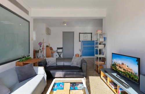 Psirri Apartment | Eastern Aromas loft in Psyri, Athens