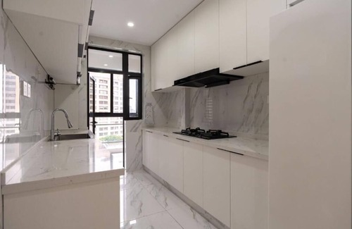 Huangpu Apartment | Eastern Hub - Super Rare 4-Bedroom APT, Yuyuan Garden within walkin distance