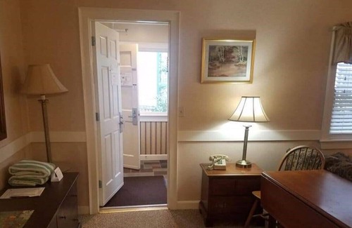 North Conway Resort | Eastern Slope Inn Resort Timeshare Rental July 9th to 16th only. Price reduced!