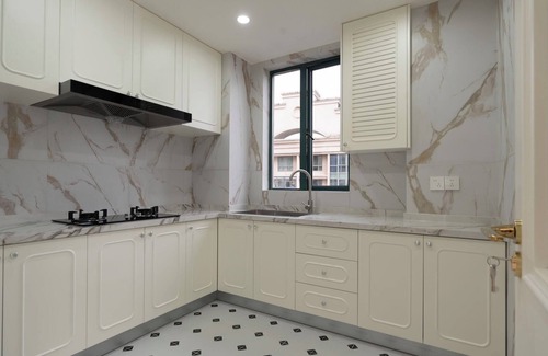 Shanghai Apartment | Easternhub- Romantic Stylish Apartment Near the Bund Xintiandi City View