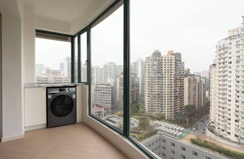 Shanghai Apartment | Easternhub- Romantic Stylish Apartment Near the Bund Xintiandi City View