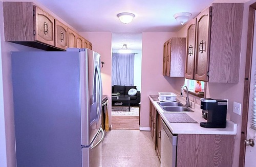 Belleville House | Eastside 3BR Gem Steps to Casino & IHop +100 Shops