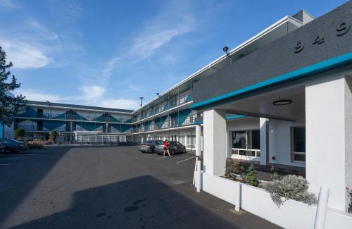 Kerns Hotel | Eastside Lodge