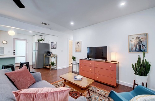 East MLK House | Eastside Remodeled Monthly Rental, 10 Mins to Downtown, Pet Friendly, Fast WiFi