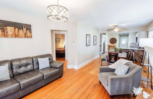 East Hill House | Eastside Vibe - BIG & Central