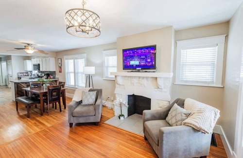 East Hill House | Eastside Vibe - BIG & Central